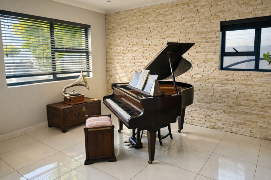 1 Bedroom Property for Sale in Flamingo Vlei Western Cape